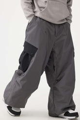 Pantalones de nieve holgados con bolsillos cargo y diseño en bloques de color gris oscuro para hombre